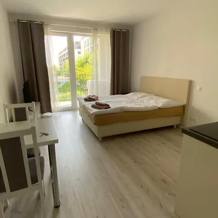 Apartment 1 With Terrace, Slnecnice, 18b *