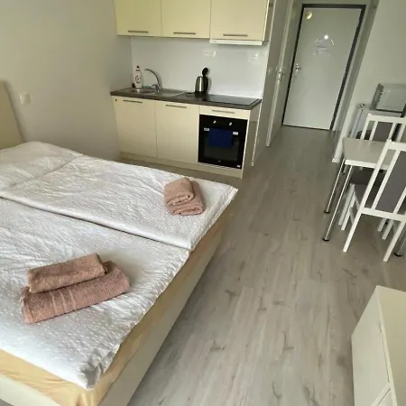 Апартаменты 1 With Terrace, Slnecnice, 18b