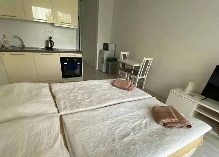 1 With Terrace, Slnecnice, 18b דירה ברטיסלאבה